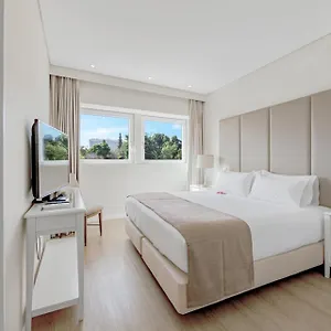 Park & 3* Lizbona
