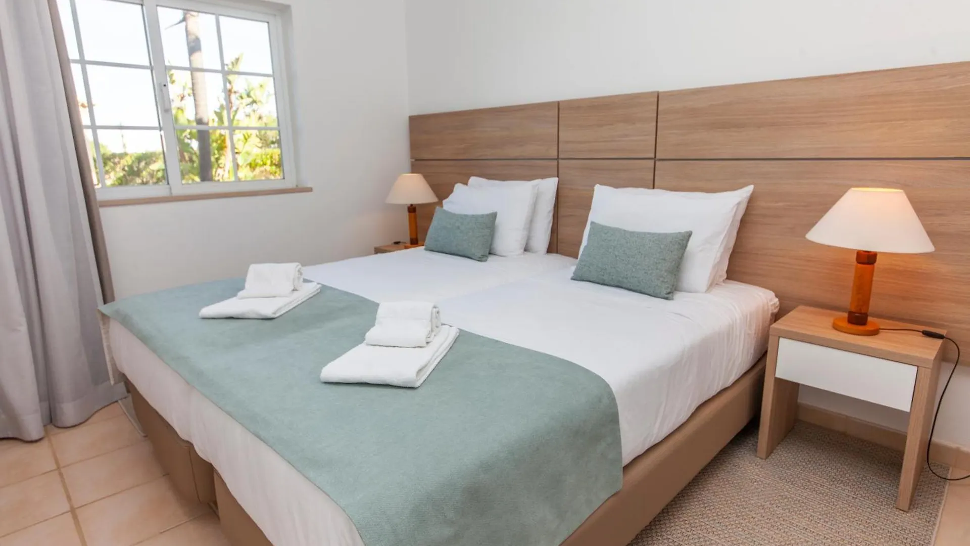 Atalaia Sol Aparthotel - Tennis & Heated Pool In Winter Lagos Feriepark